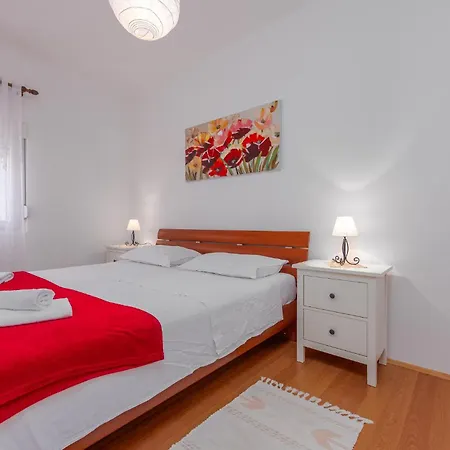 Apartmán 2 Bedroom Amazing In Povljana